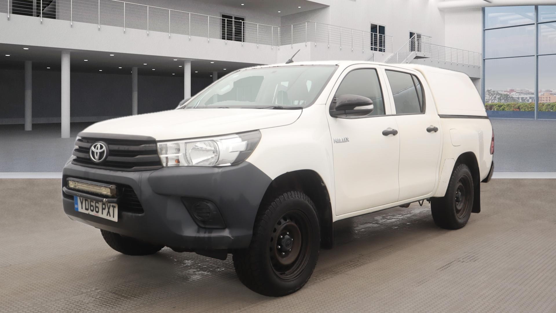 TOYOTA Hilux